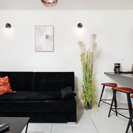 Apartment Of The Kings-copper Nest